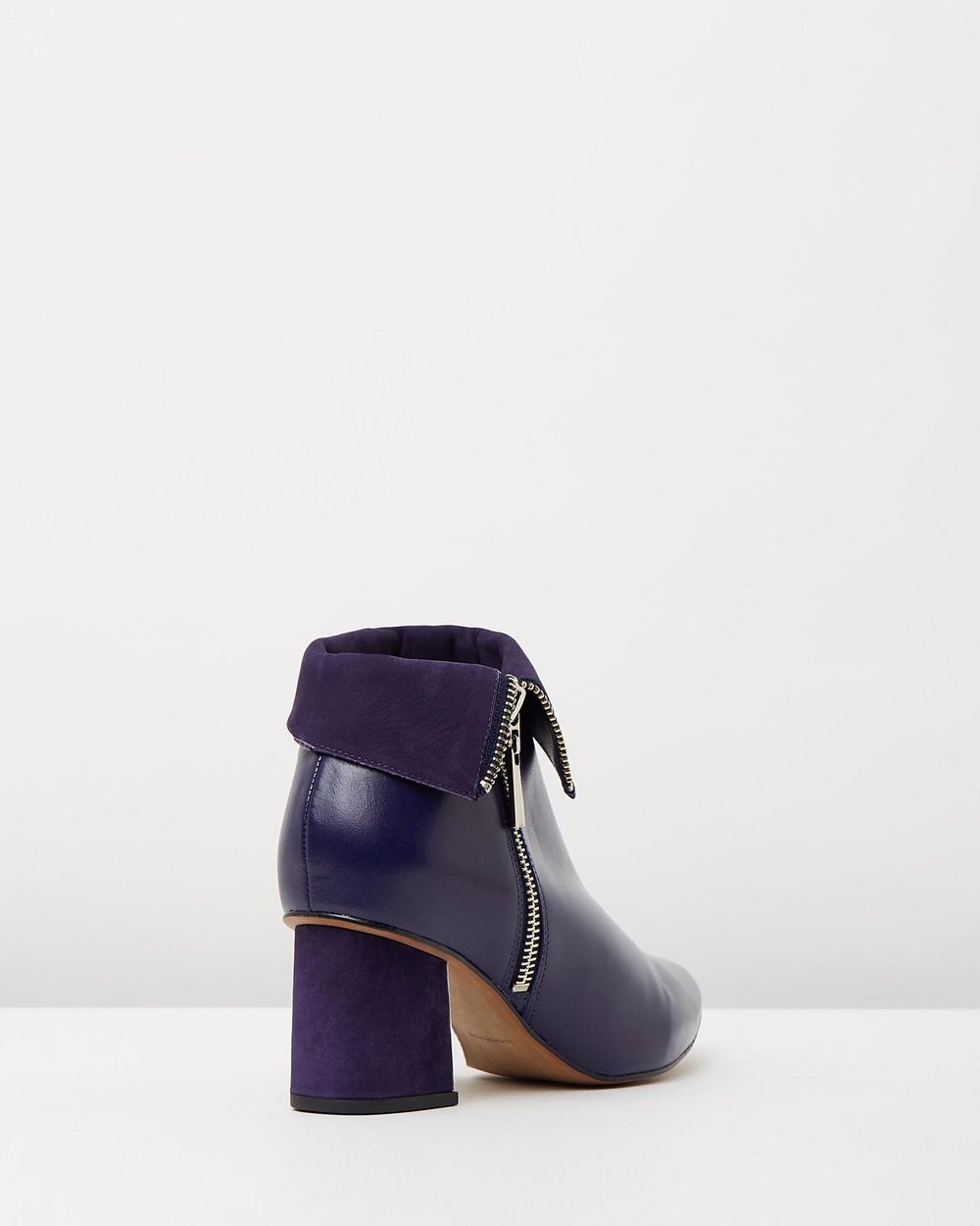 GENEVA - Navy