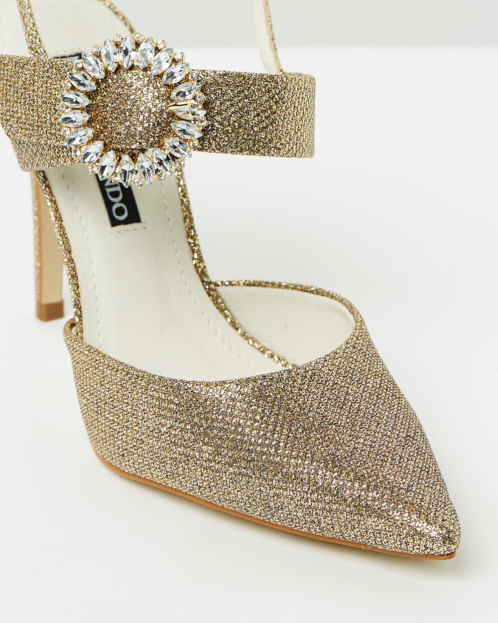 Lindsay - Gold