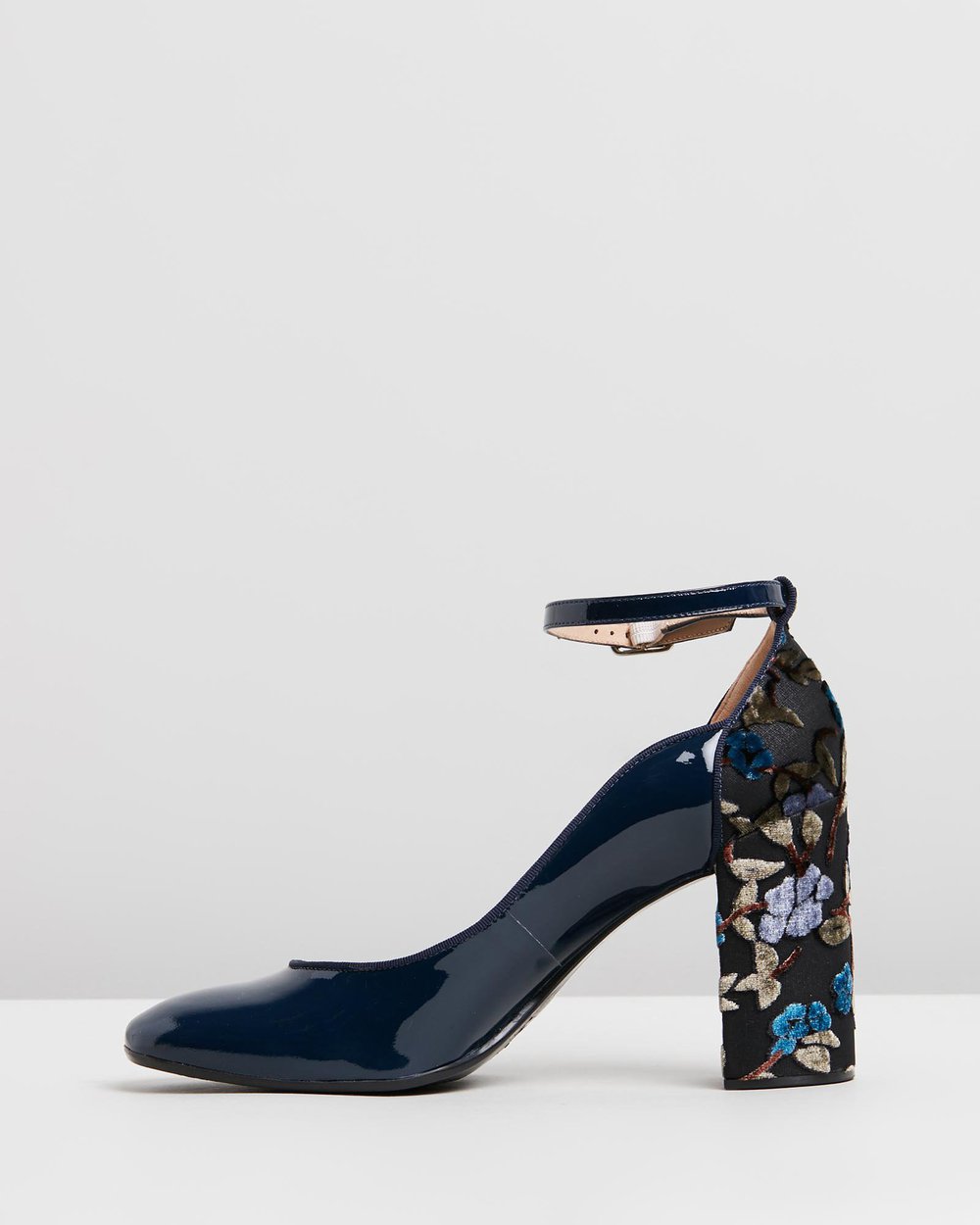 Lody - Navy & Floral