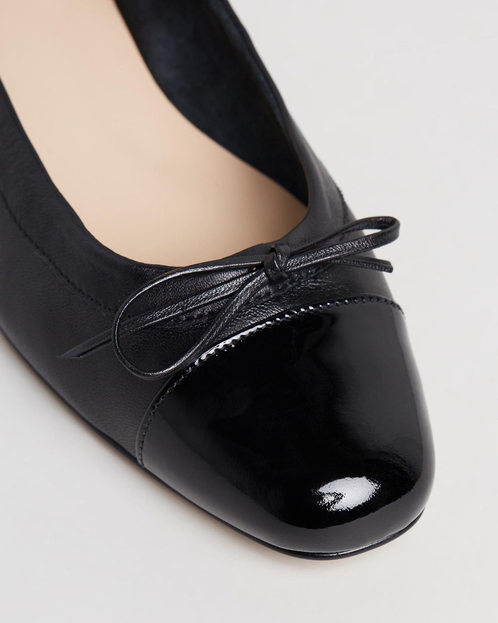 Emerald II - Black