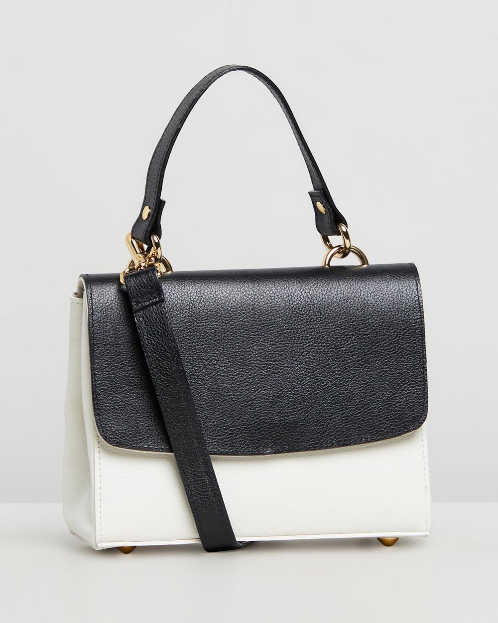 Isla - Black & White