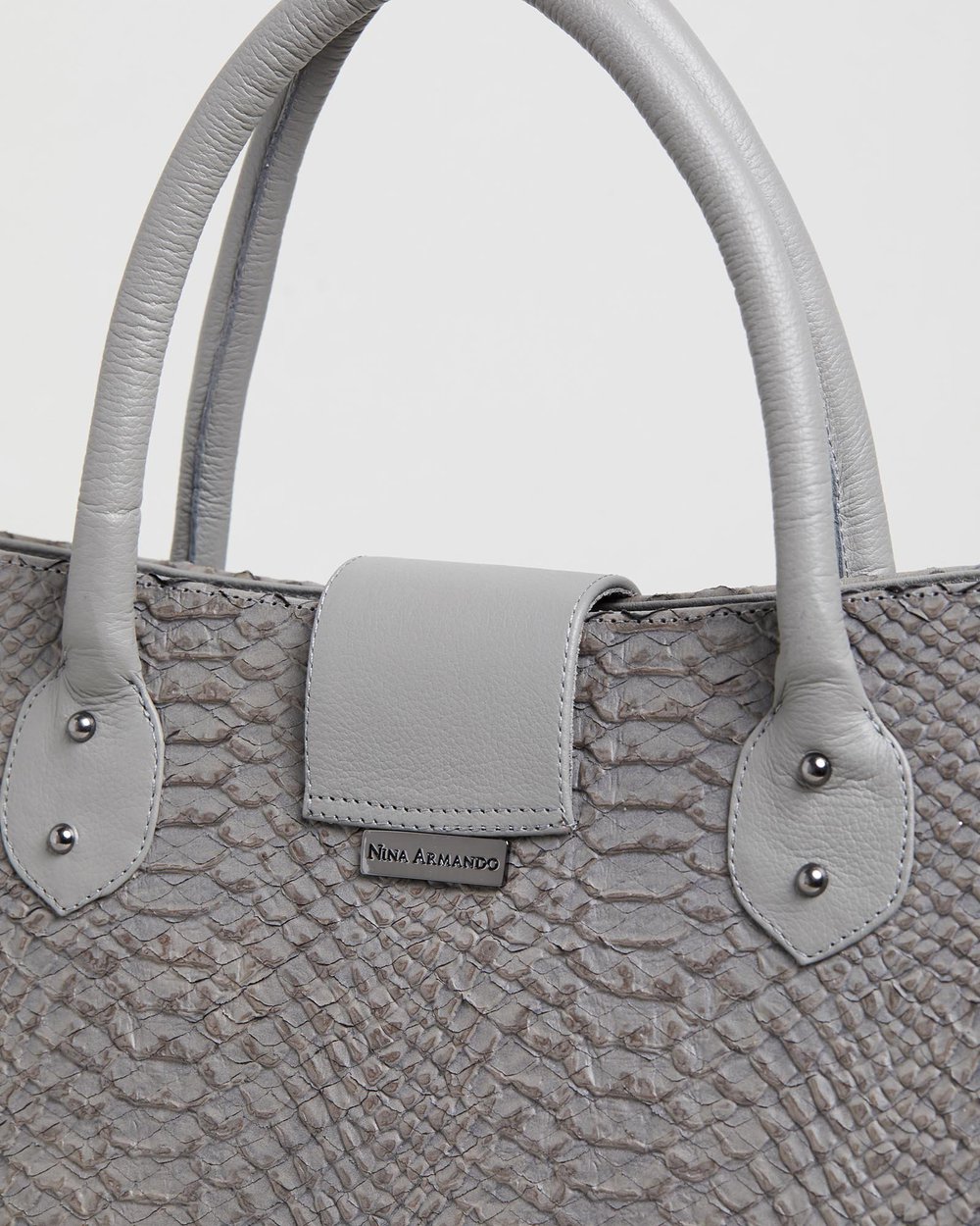 Alessa - Grey