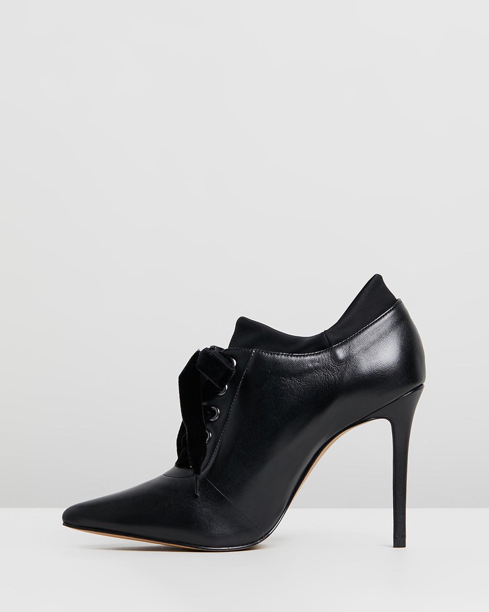 Hallie - Black