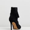Venus - Black Suede